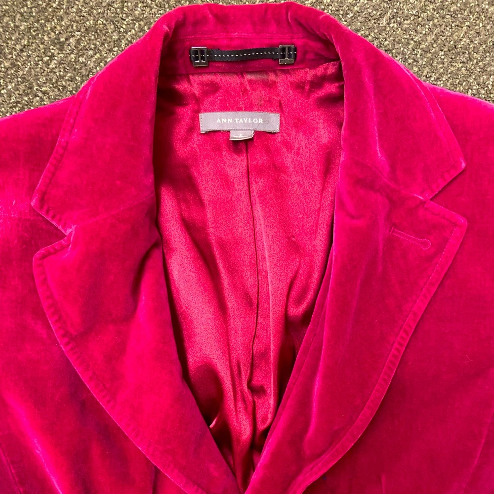 Ann Taylor Fuschia Velvet Blazer Size 8